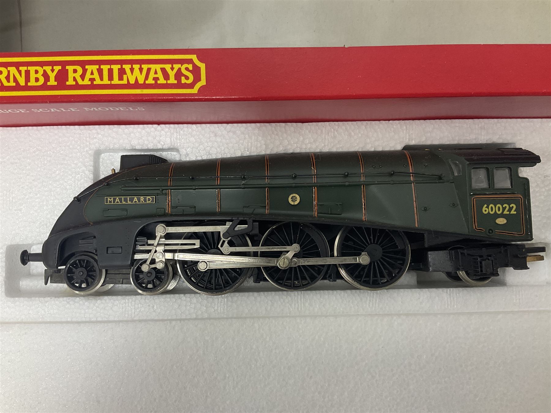 Hornby ‘00’ gauge - Class N15 4-6-0 ‘Sir Dinadan’ locomotive no.795 in SR green; Coronation Class 7P 4-6-2 ‘Duchess of Sutherland’ locomotive no.6233 in LMS maroon; Class 7P 4-6-2 ‘The Princess Royal’ locomotive no.6200 in LMS maroon; Class A4 4-6-2 ‘Mallard’ locomotive no.60022 in BR green; in original boxes (4) 