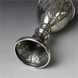 Continental silver goblet, with engraved floral decoration throughout and upon knopped stem, stamped 925, H13.5cm