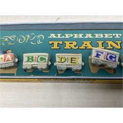 1950s boxed Wade Alphabet Train (a/f)