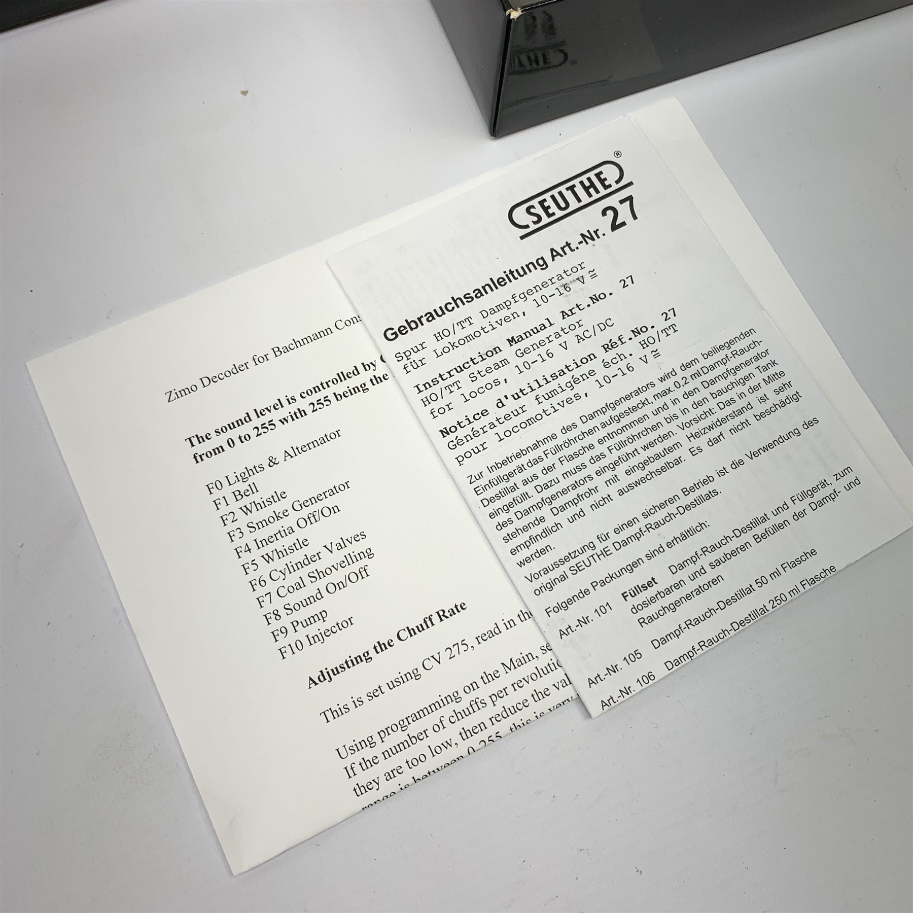 Bachmann Spectrum Master Railroader Series HO scale - two Baltimore & Ohio locomotives comprising 81404 EMC Gas Electric (Doodlebugs) No.6005 and 2-8-0 tender locomotive No.2784, both boxed with paperwork (2)