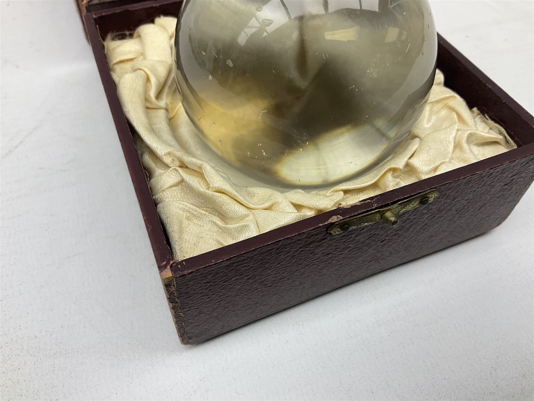 Victorian crystal ball, in a fitted case, D8cm