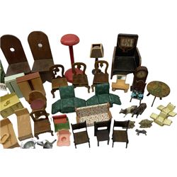 Quantity of predominantly wooden vintage dolls house furniture and accessories, various scales, including dining, lounge and bedroom furniture etc; together with a large quantity of vintage dolls clothing, both knitted and material made