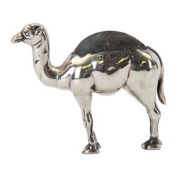 Edwardian silver novelty pin cushion, modelled as a camel, hallmarked Cornelius Desormeaux Saunders & James Francis Hollings, Birmingham 1906, H5cm