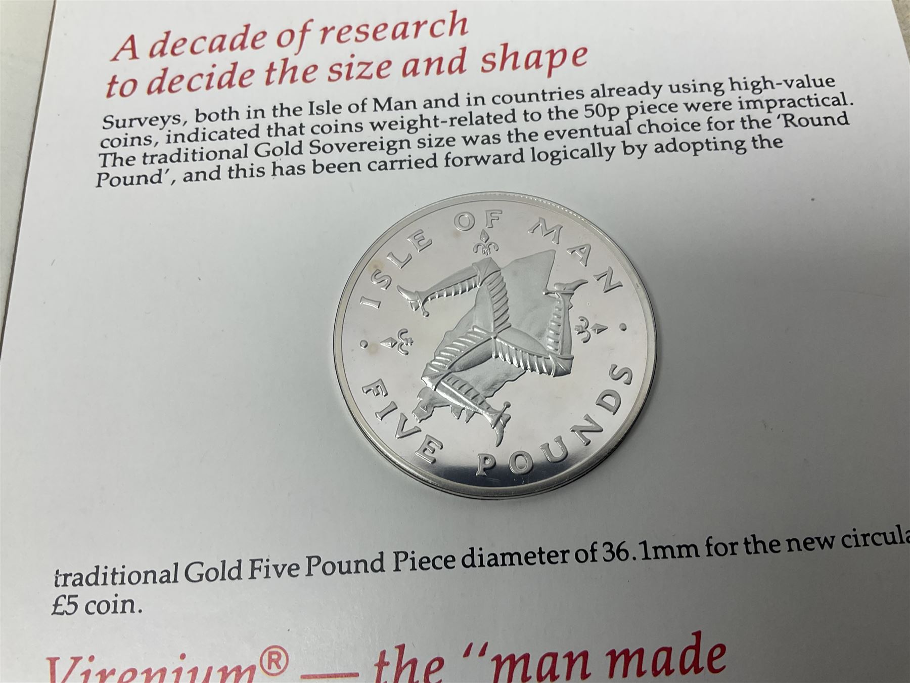 The Royal Mint United Kingdom 1983 proof coin collection in blue folder with certificate, 1983 uncirculated coin collection, two 1987 brilliant uncirculated coin collections, commemorative crowns etc