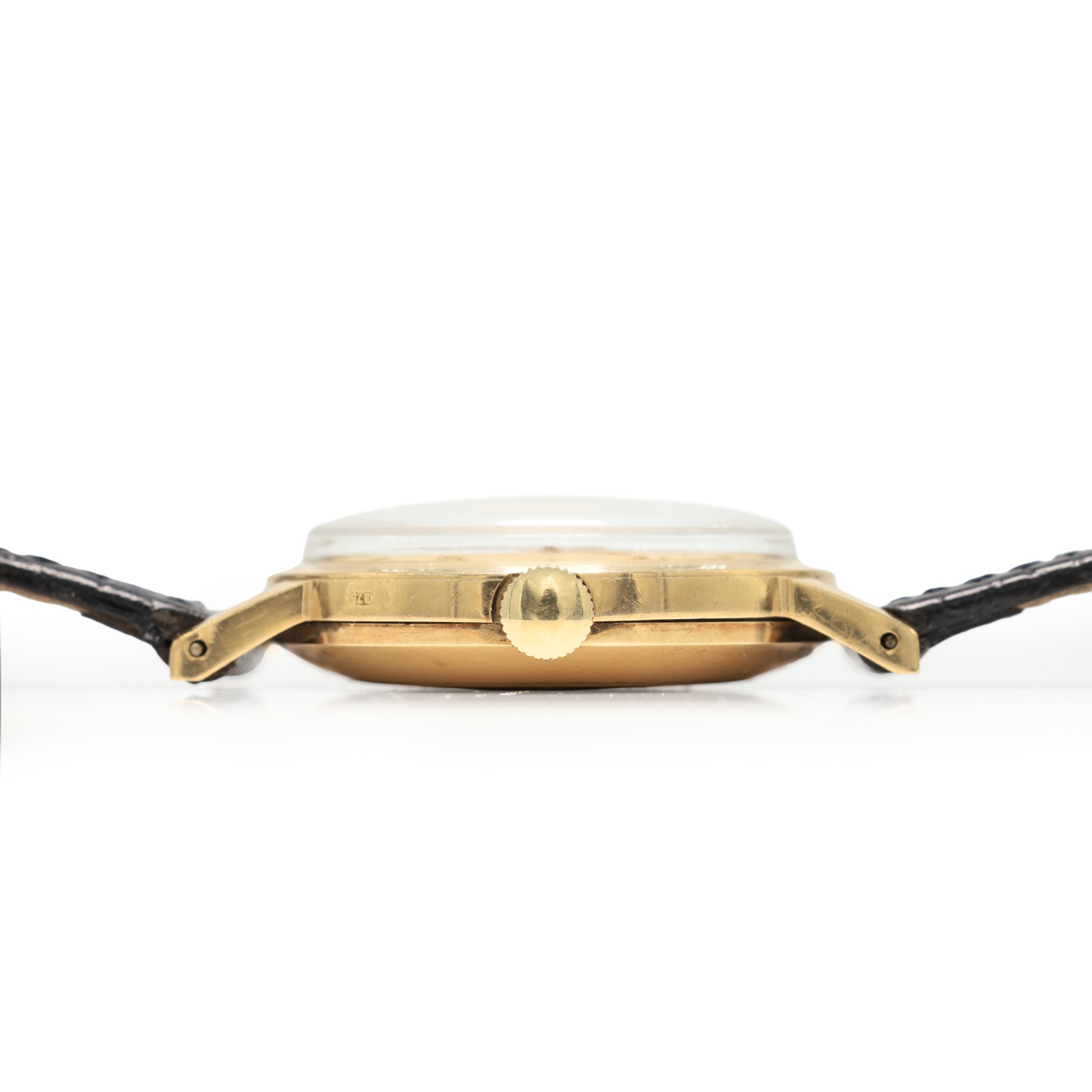 Smiths Imperial gentleman's 9ct gold manual wind wristwatch, cream dial with alternate dagger and Arabic hour markers, hallmarked, on black leather strap