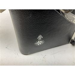 Eleven cased pairs of binoculars, to include Omiya 8x30, Tasco, Esde-Optik 8x40 Weitwinkel, Chinon 10x50 Field. Aico Rapide 8x30, Astralite zoom 6x- 14x32, etc