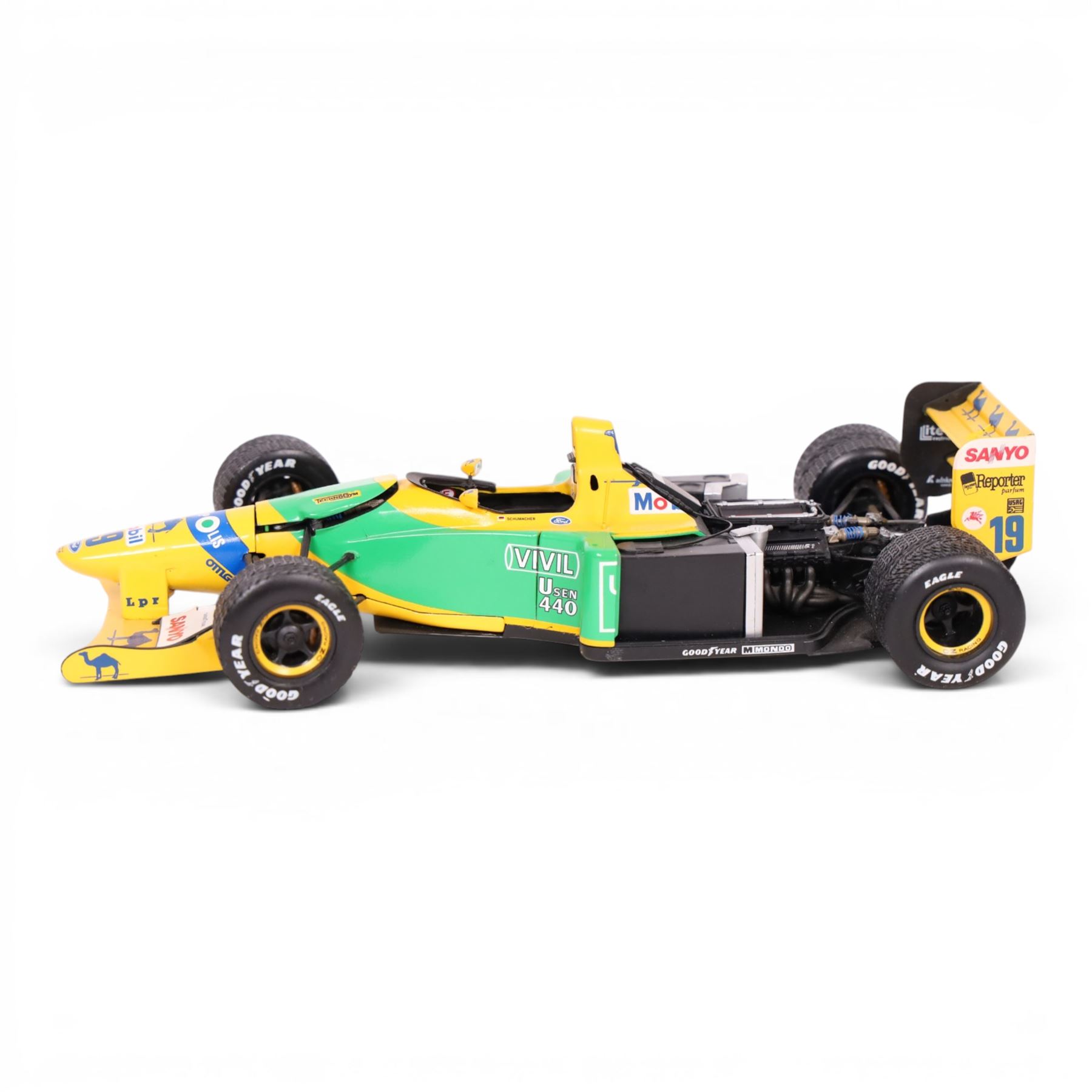 Paul's Model Art 1:18 Michael Schumacher Collection Benetton Ford B192 #19 car with Mobil decals, boxed