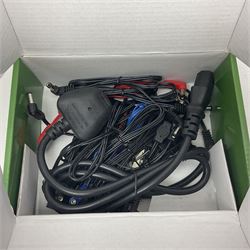 T-Rex Effect Fuel Tank Chameleon pedal power bank, with associated cables, boxed, 