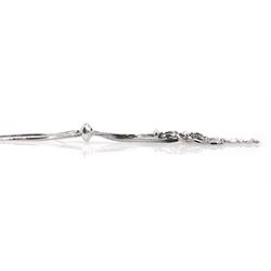 18ct white gold tassel pendant necklace hallmarked, approx 3.65gm