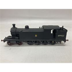 ‘00’ gauge - three kit built steam locomotives comprising Class O4 2-8-0 no.63692 finished in BR black; Class L1 2-6-4T no.67725 finished in BR black; Class T1 4-8-0T no.69922 in BR black (3) 