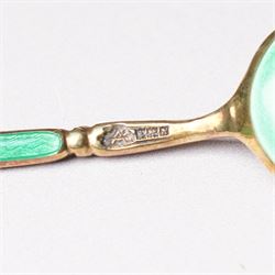 Set of six silver gilt coffee spoons with coloured enamel stems, cased Birmingham 1962 in Walker & Hall case