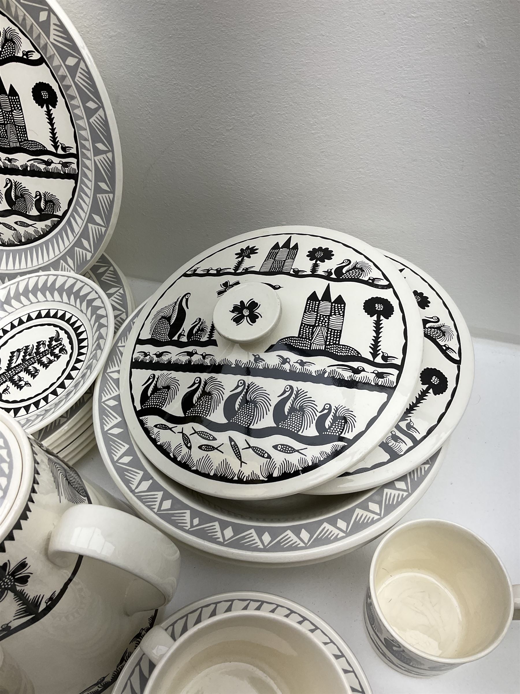 Scottie Wilson for Royal Worcester Wild Fowl pattern, part tea and dinner service, including teapot, milk jug, covered surier, nine cups and saucers, seven dinner plates etc (54)