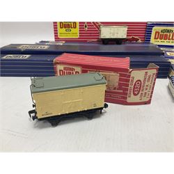 Hornby Dublo - 4620 Breakdown Crane; TPO Mail Van Set; D1 Level Crossing; Pullman cars and goods vans; with a large quantity of track to include straight and curved track, switch points and buffer stops; boxed and loose