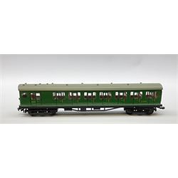 Hornby Dublo - 4076 Six- Wheeled Passenger Brake Van; and 4150 Electric Driving Trailer Coach S.R.; both in boxes (2)