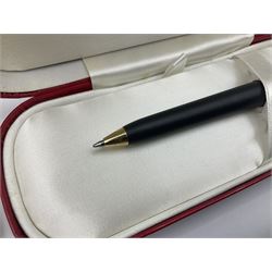 Group of Sheaffer pens and propelling pencils, to include Targa fountain pen, the brushed chrome barrel and cap with gold nib stamped 14K 585, pair of two gold plated propelling pencils, Triumph 330 fountain pen with blue barrel and chrome mounts, ballpoint pens etc, many with boxes (12)
