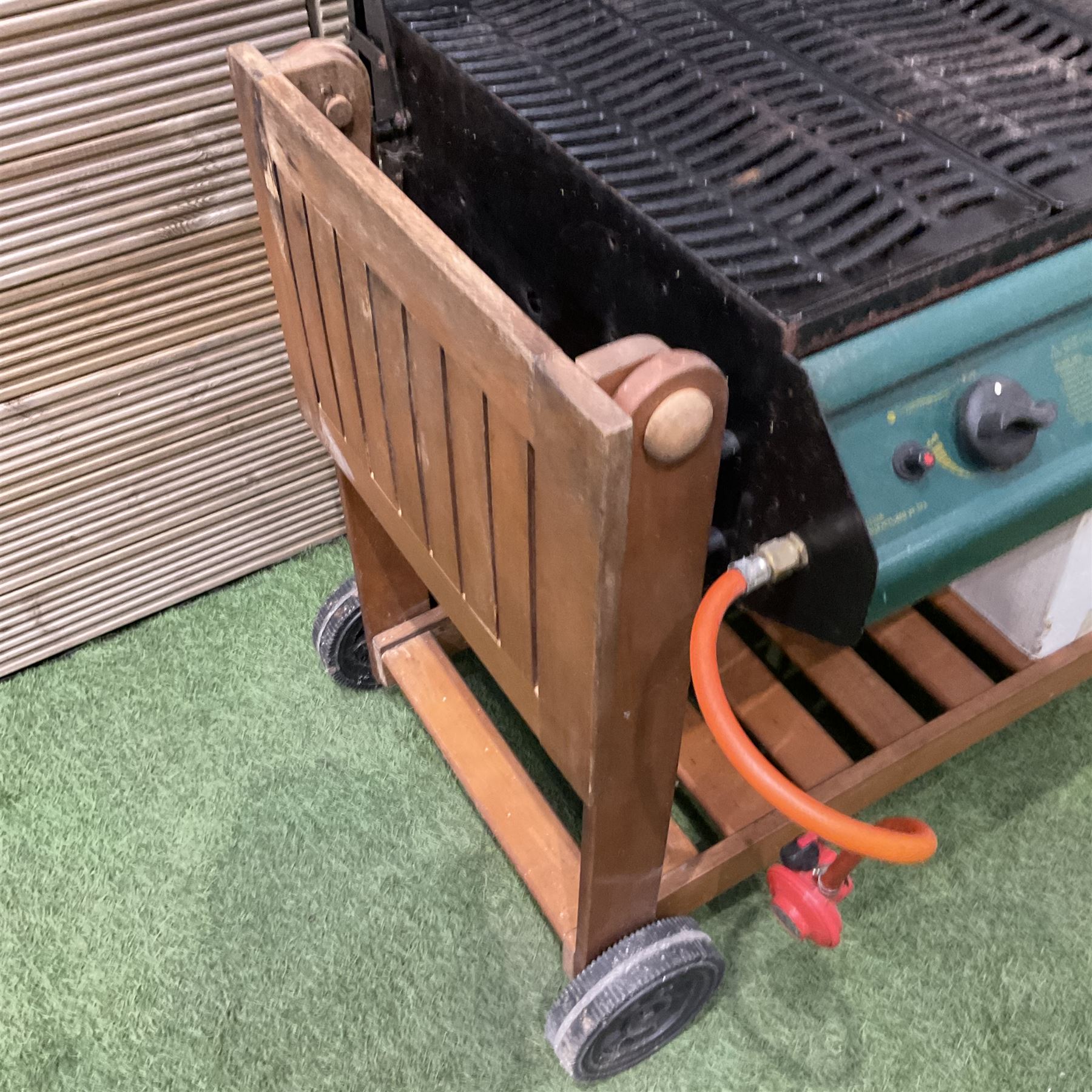 Winchester collection gas barbecue BBQ with weather cover - THIS LOT IS TO BE COLLECTED BY APPOINTMENT FROM DUGGLEBY STORAGE, GREAT HILL, EASTFIELD, SCARBOROUGH, YO11 3TX