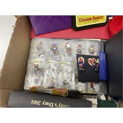 Large collection of Robertson's Golly memorabilia including badges, seven band figures, ceramics, toast racks etc
