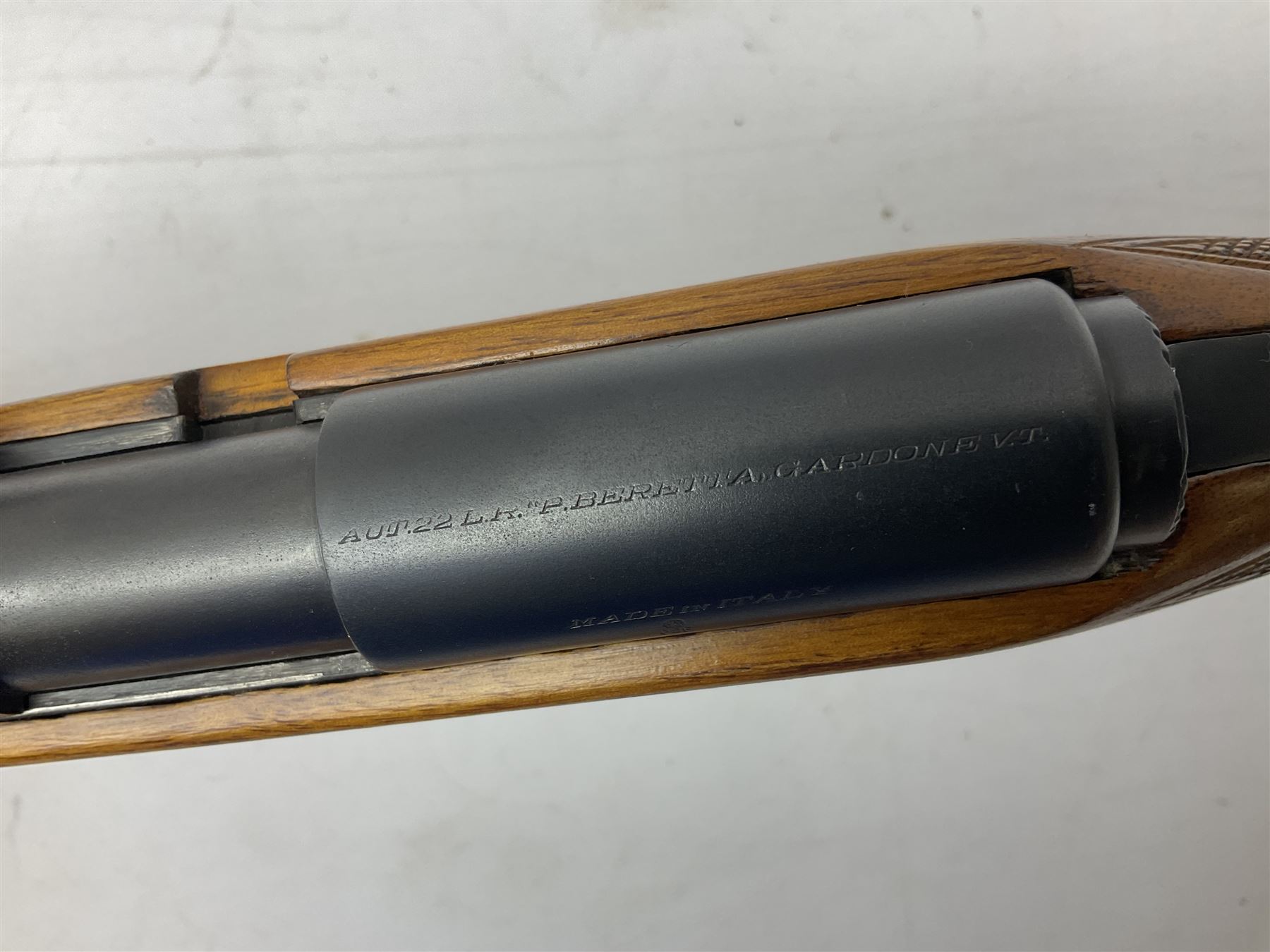 Italian Beretta .22 LR bolt-action or semi-automatic sporting rifle with 52cm barrel, 10-shot magazine and side safety No.10150 L98.5cm overall SECTION 1 FIRE-ARMS CERTIFICATE REQUIRED