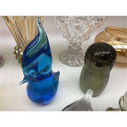 Wedgwood glass paperweight in the form of an owl, Nachtmann Germany 'Crystal Cuties' bird, heavy pink and green art glass vase, other paperweights, glass lamp etc