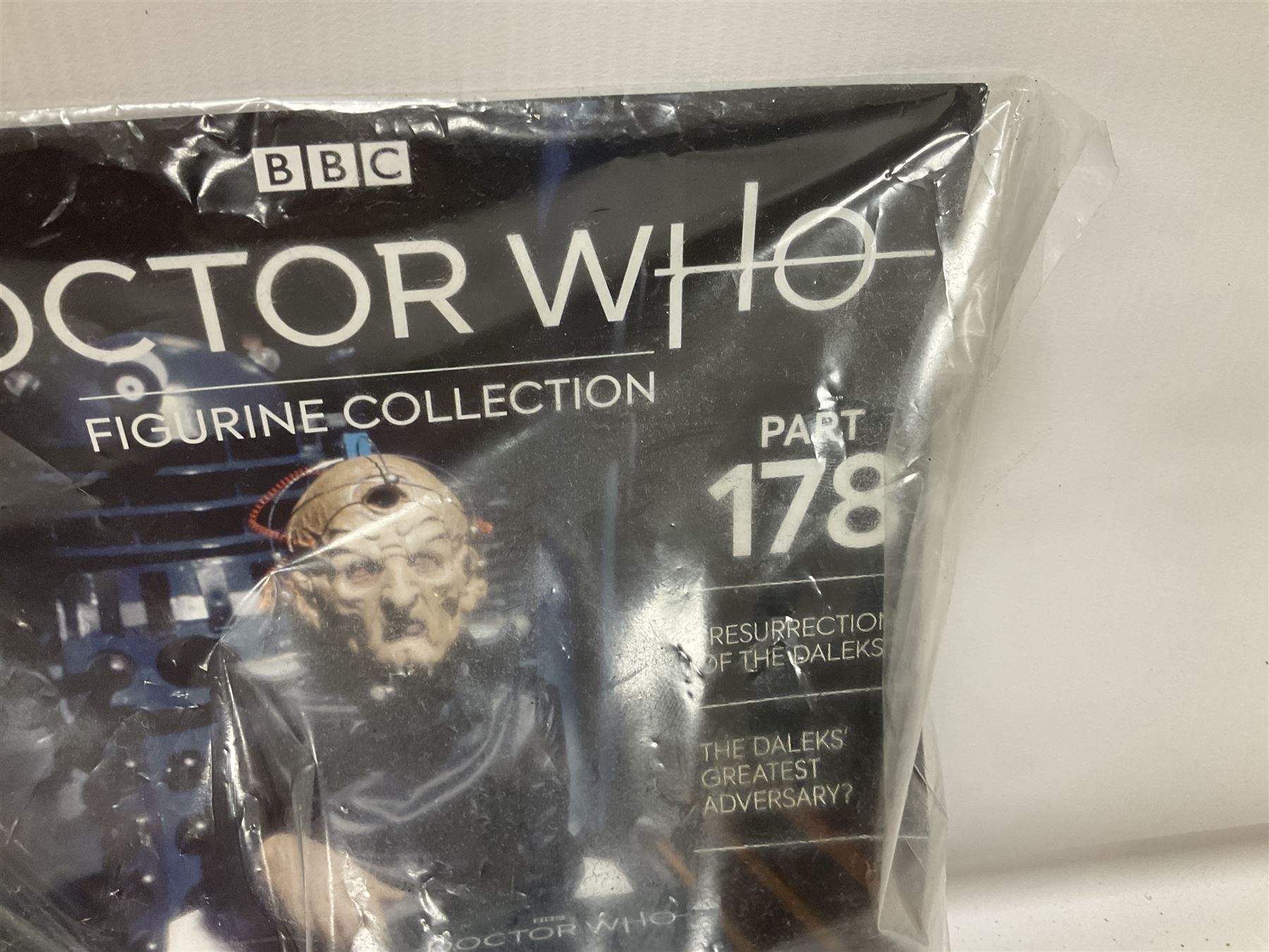 ‘Dr Who’ - Eaglemoss periodical Figurine Collection comprising twenty-seven figures of Tardis’ and Daleks, including Special Tardis 1 figure, two still with original magazine; all boxed, most with factory tie-downs 