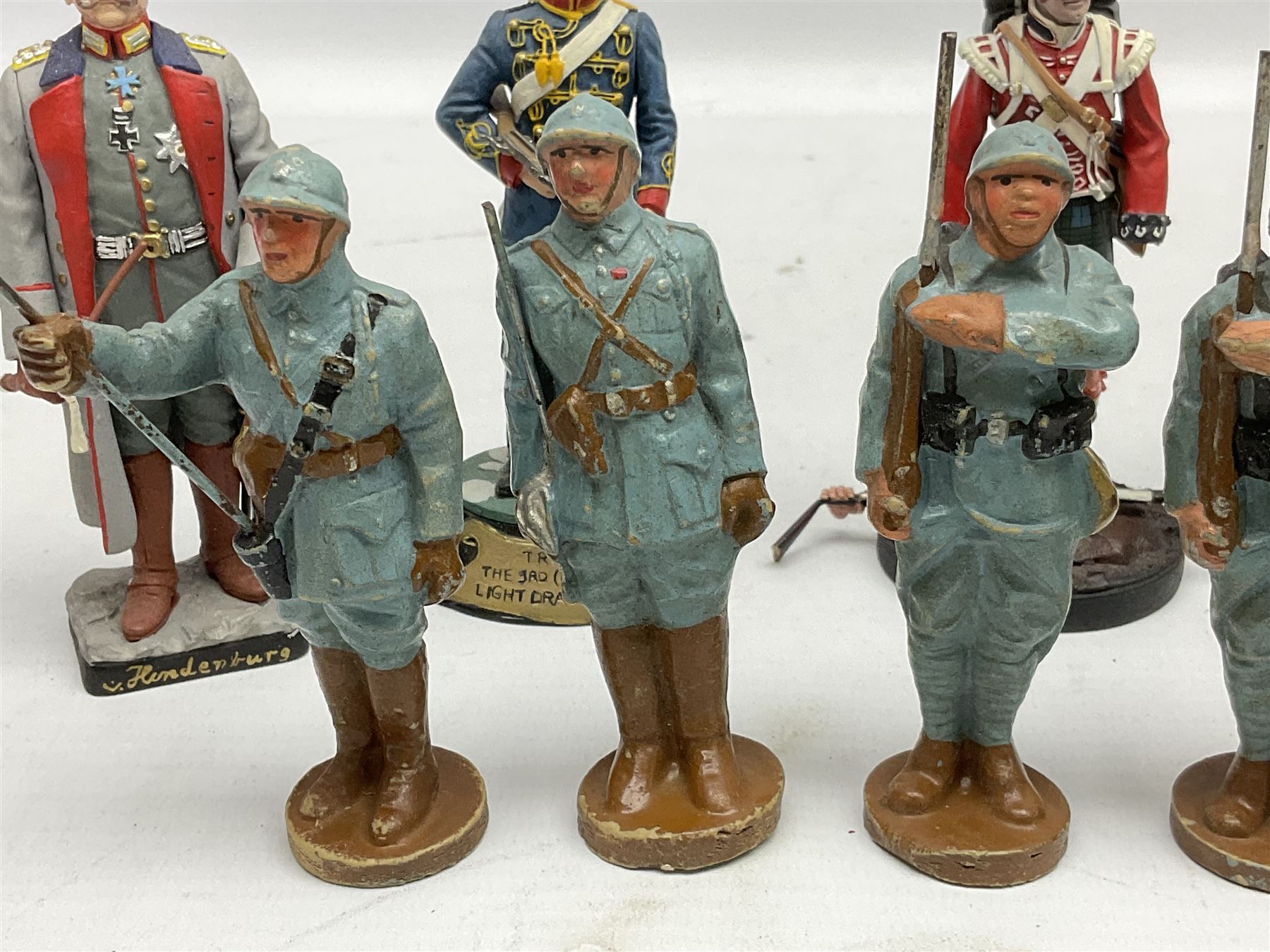 Ten various composition figures of French soldiers, possibly by Elastolin, H9cm; and eight lead figures of French soldiers; together with five modern metal figures of soldiers (23)