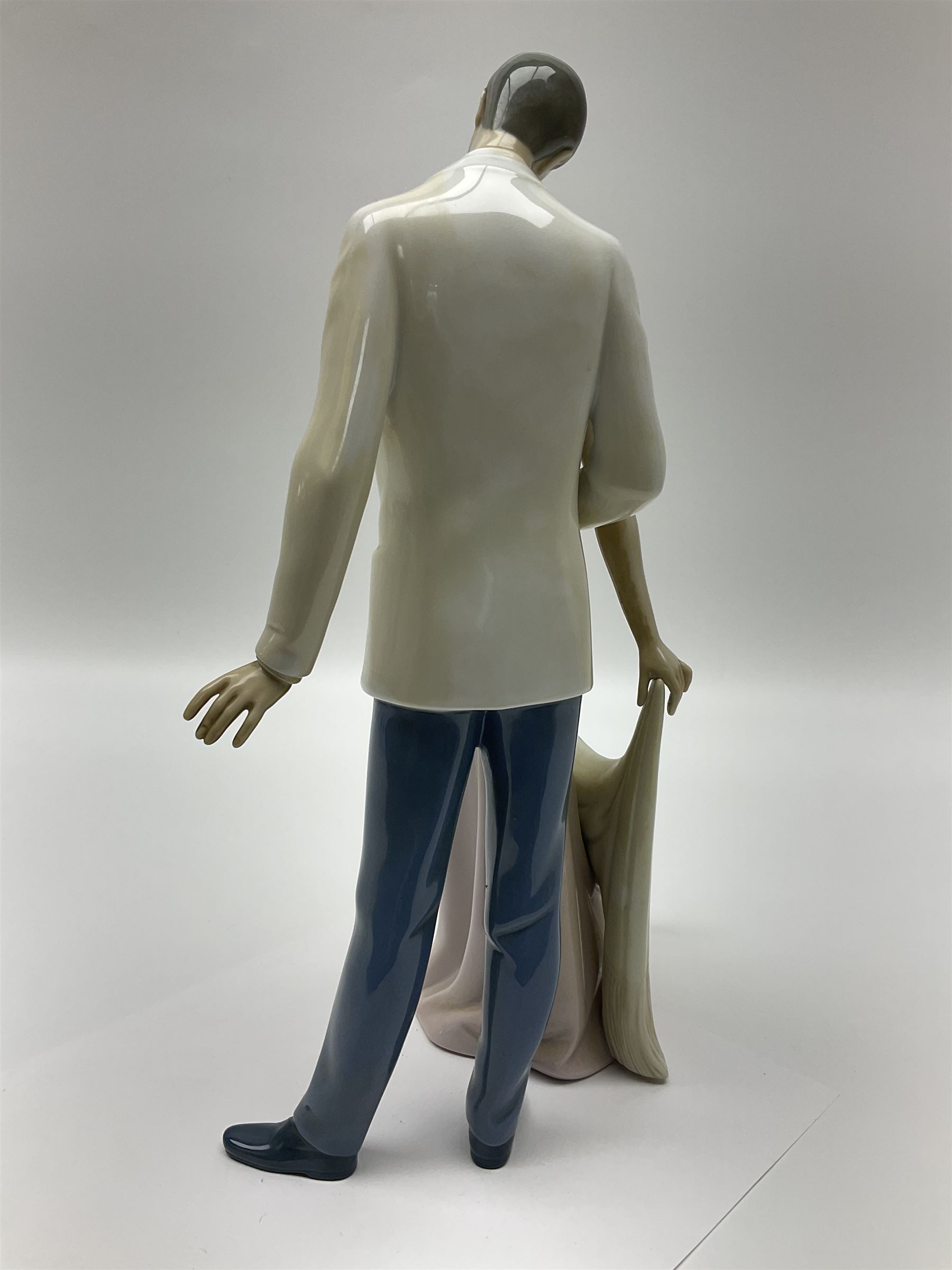 Two Lladro figure groups, Happy Anniversary no 6475 and Meal Time no 6109, largest H32cm