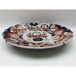 Three Japanese Imari chargers with scalloped edges, largest D38cm