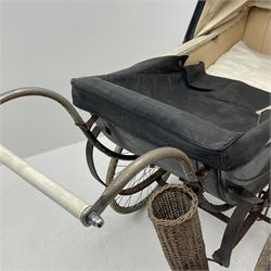 Vintage pram by Osnath 