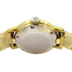 Girard-Perregaux Gyromatic gold-plated and stainless steel automatic wristwatch, champagne dial with baton hour markers and date aperture, on gold link bracelet