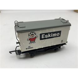 Wrenn '00' gauge - Class A4 4-6-2 steam locomotive 'Mallard' in LNER blue No.4468; boxed; and Refrigerator Van Eskimo Foods; boxed (2)