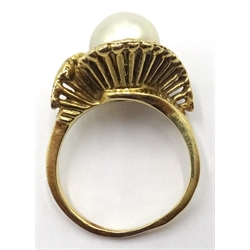  Pearl gold ring, in open scroll setting tested to 9ct  