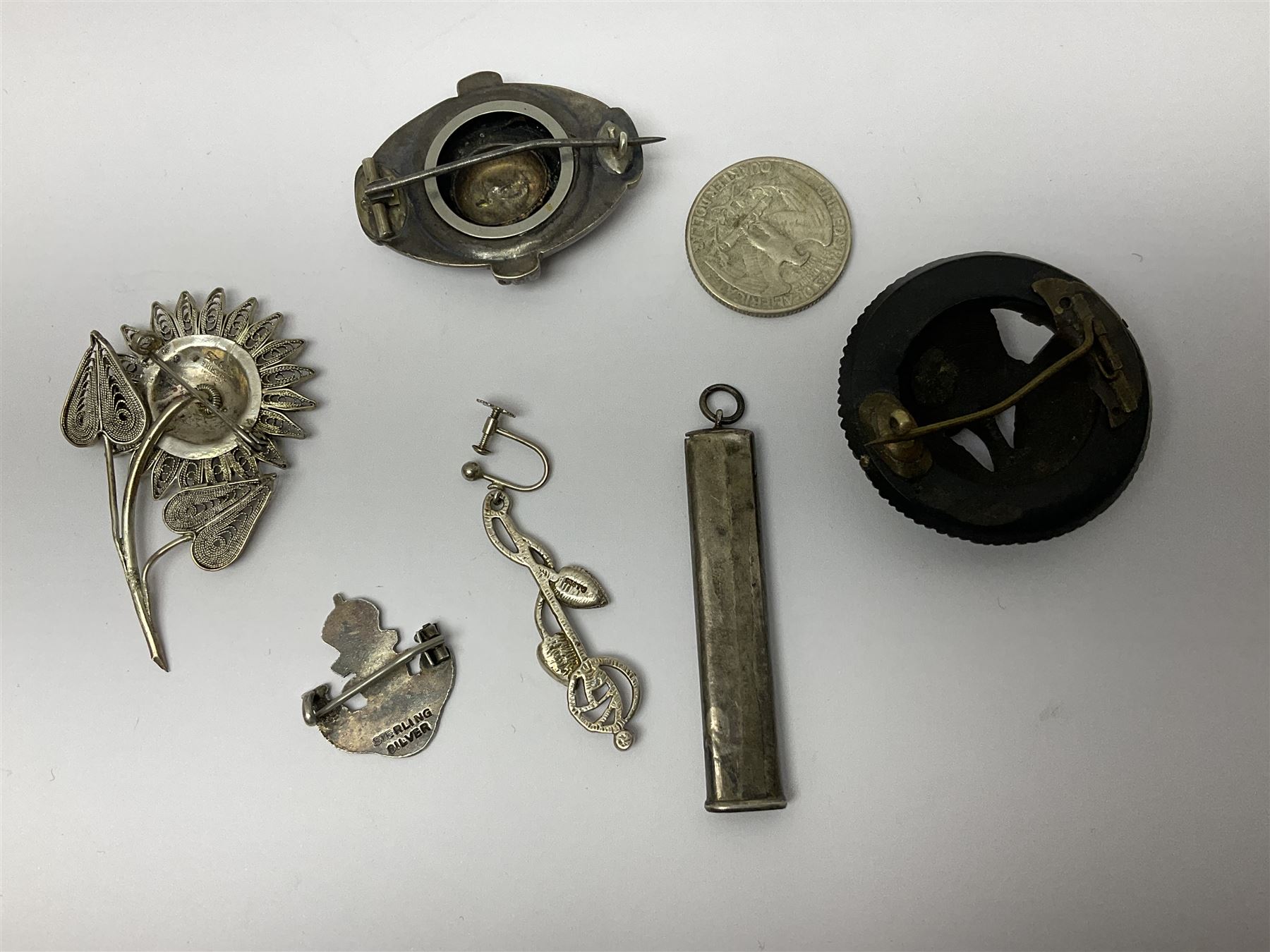 9ct gold 'Grandma' necklace and 'Special nan' pendant, Pinnacle open face gold plated pocket watch, Seiko quartz wristwatch and silver jewellery including Victorian brooches, etc