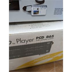 Canon bubble jet printer, i905D, together with a Kodak Photo CD player, PCD865, boxed 