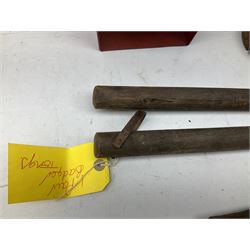 Blue and red painted gas powered bird / pest scarer, bearing label 'Exid bird & pest scarer, imported by C.R.E.A.C.O Hadleigh, Essex', , copper and brass Cymag gas hand pump, three eel spears and a set of badger tongs. Auctioneer's Note: These traps are sold as artefacts for ornamental purposes only as the use of some of them is illegal.