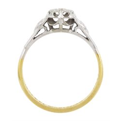 Single stone round brilliant cut diamond, heart shaped ring, stamped 18ct Plat