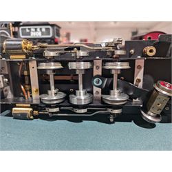 Roundhouse Gauge 1 live steam 0-6-2 tank locomotive, with two serial numbers Roundhouse 200308C and Roundhouse 270308F, in black livery 