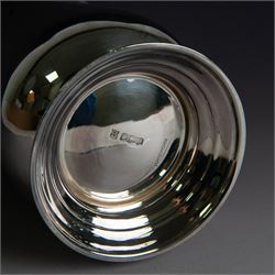 1920s silver tankard, of plain cylindrical form with acanthus capped C scroll handle and upon a circular stepped foot, hallmarked Cooper Brothers & Sons Ltd, Sheffield 1926, H14cm