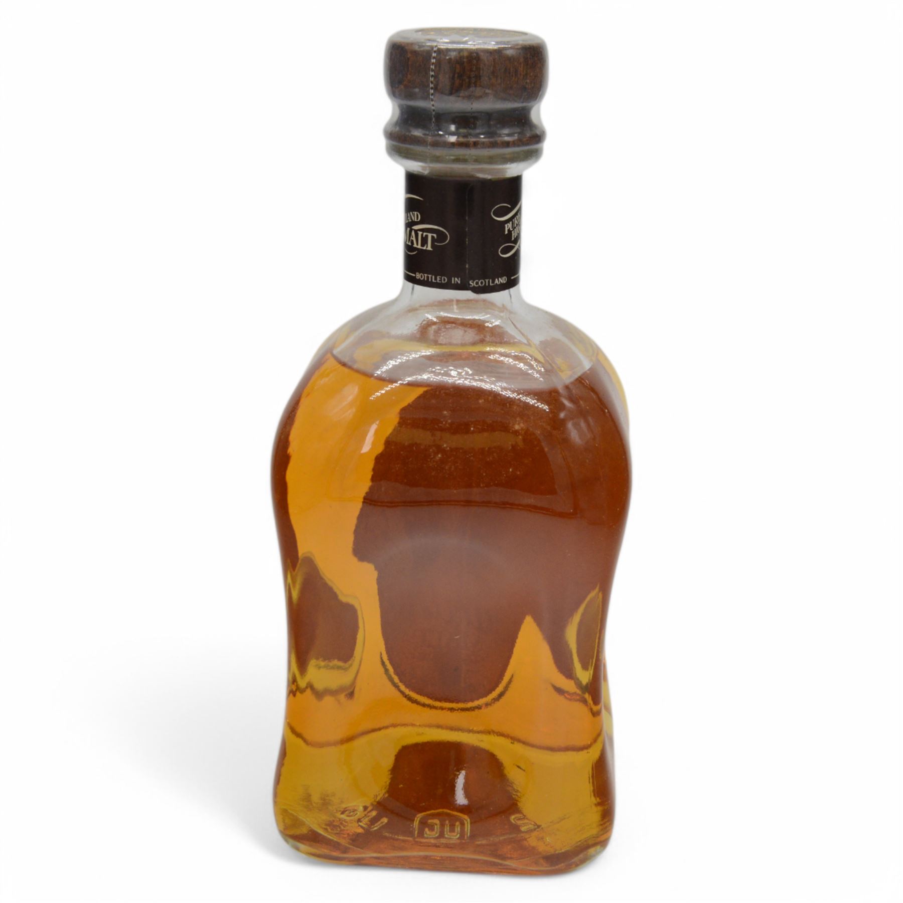 Mixed whisky; including Auchentoshan Classic single Malt Scotch whisky, Whooly Smoke 10 year old islay blended Scotch whisky, Cardhu 12 year old pure malt scotch whisky etc, various contents and proof  