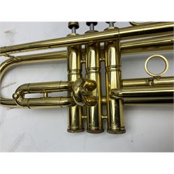 Lafleur trumpet serial no.054827; and Intermusic five-piece clarinet; both cased (2)