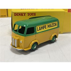 Dinky (Atlas Editions) - twenty-two cars and commercial vehicles comprising two x 555, two x 530, two x 111; two x 25V, 24M, 260, 1424G, 531, 534, 011500, 551, 25B, 517, 23C, 25JJ, 547, 29E and 24Z; all mint and boxed (22)