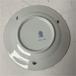 Herend of Hungary Rothschild bird pattern, part tea service, comprising two large teacups and saucers, two teacups and three saucers, milk jug, sugar bowl, five dessert plates and two side plates (18)