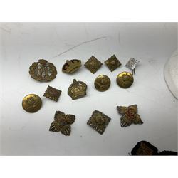 WW2 RAF sidecap dated 1942 with badge and buttons; quantity of RAF metal and cloth badges, pips and buttons; and paratrooper's helmet chin strap