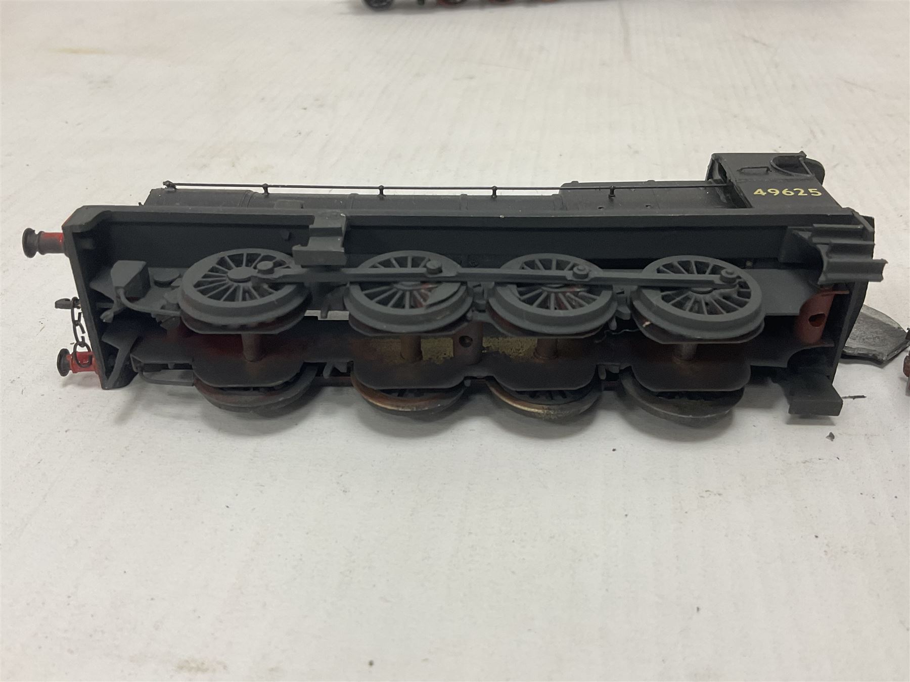 ‘00’ gauge - three kit built steam locomotive and tenders comprising LNER Class P1 2-8-2 no.2394 finished in black; Class 7F 0-8-0 no.49625 in BR black; Class O4 2-8-0 no.63800 in BR black (3) 