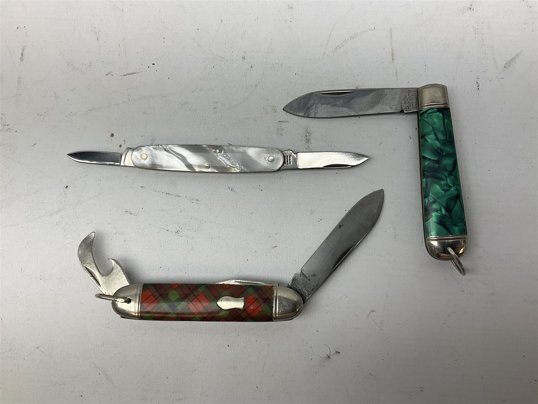 Nine pocket knives including two Ravi folding knives, Richards of Sheffield single blade folding knife etc