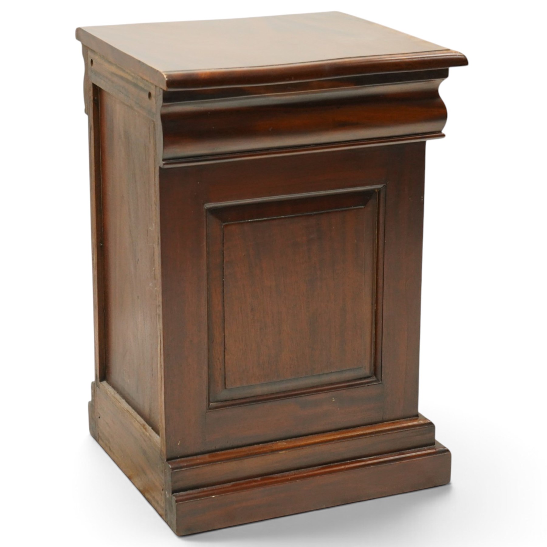 Barker & Stonehouse - pair of 'Grosvenor' contemporary hardwood bedside chests, rectangular top over shaped cushion drawer and two cock-beaded drawers, on shaped bracket feet