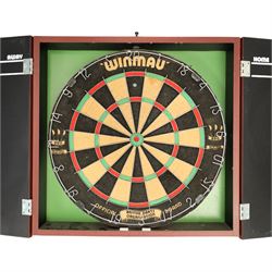 Winmau - dartboard with case