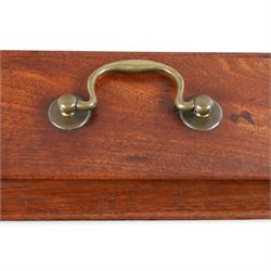 William IV figured mahogany tea caddy enclosing three hinge top lift-out compartments, together with 18th century mahogany tea caddy and circular mahogany coaster, William IV H15cm