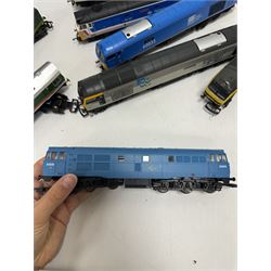 Eight Lima '00' diesel locomotives, comprising Class 60 Co-Co Tees Steel Express 60033, Class 50 Co-Co Royal Oak, Class 164 Hanson no. 59103, Class 60 Co-Co Roseberry Topping no. 60050, Class 175 Mendip Rail no.59002, Class 55 Meld no. D9003, Class 30/31 D5578, Class 60 Co-Co Moel Fammau no. 60008, all unboxed 