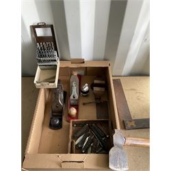 Acorn, Stanley No 04 1/2 planes, Napier drill bit set, small vice, knifes and other tools - THIS LOT IS TO BE COLLECTED BY APPOINTMENT FROM DUGGLEBY STORAGE, GREAT HILL, EASTFIELD, SCARBOROUGH, YO11 3TX