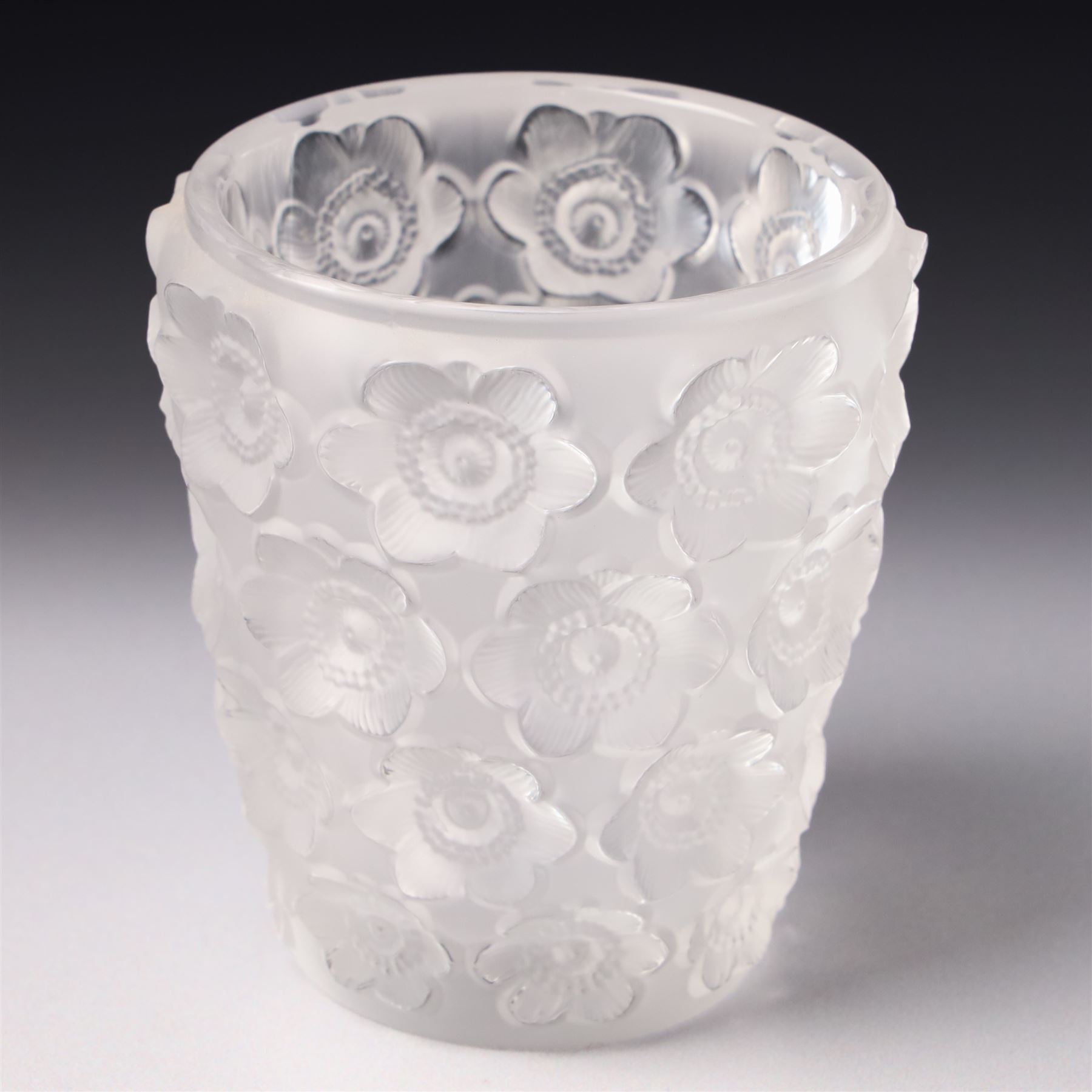 Lalique Anemone candle holder, engraved Lalique France, H8cm